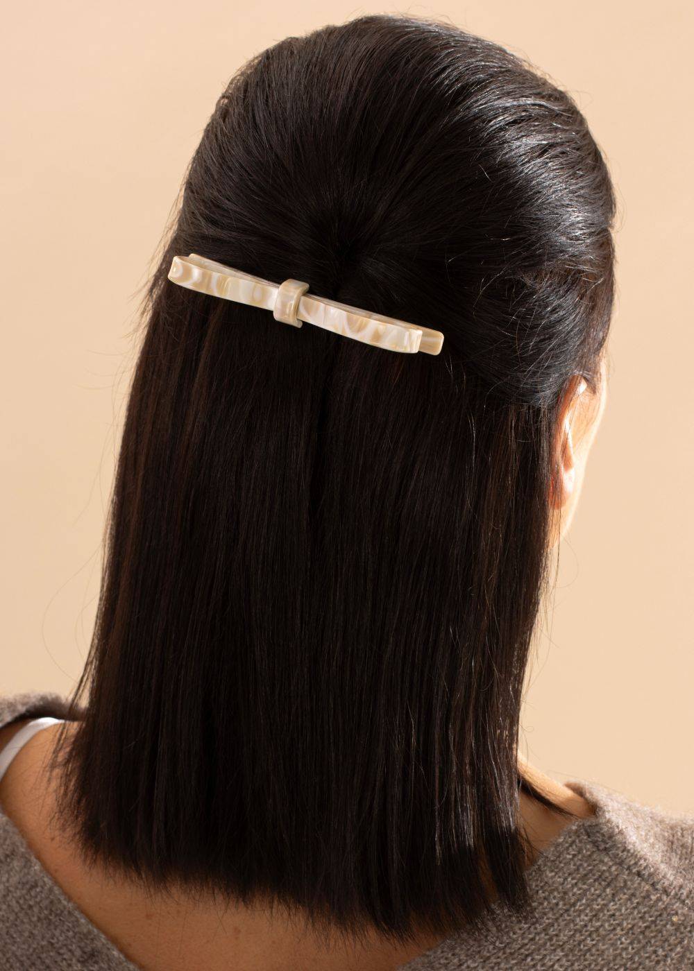 Geometric Barrette on Collarbone Lob — Barrette Hairstyles 2027