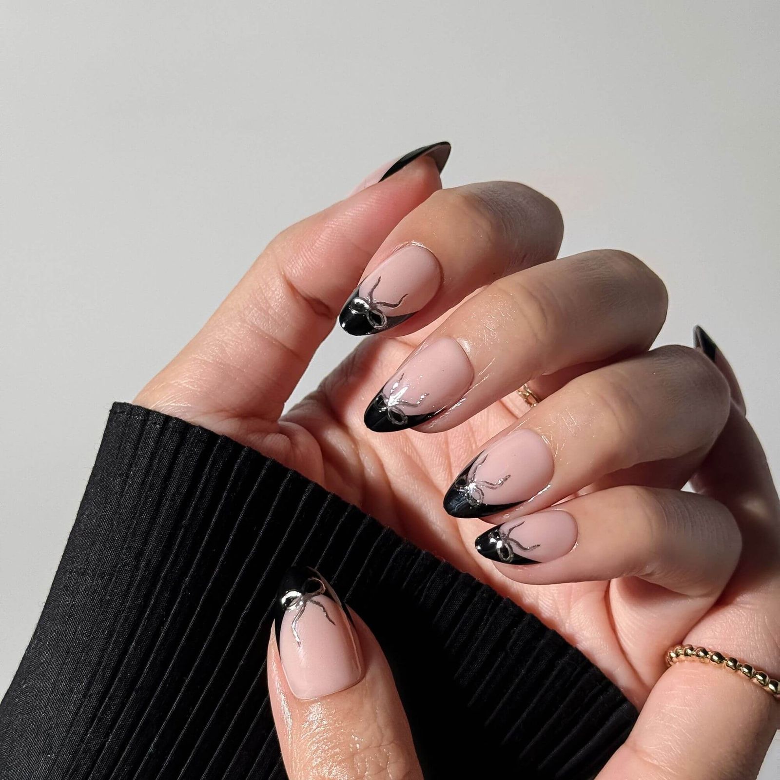 Silver Ribbon Noir -30 pcs press-on nails – Justmee