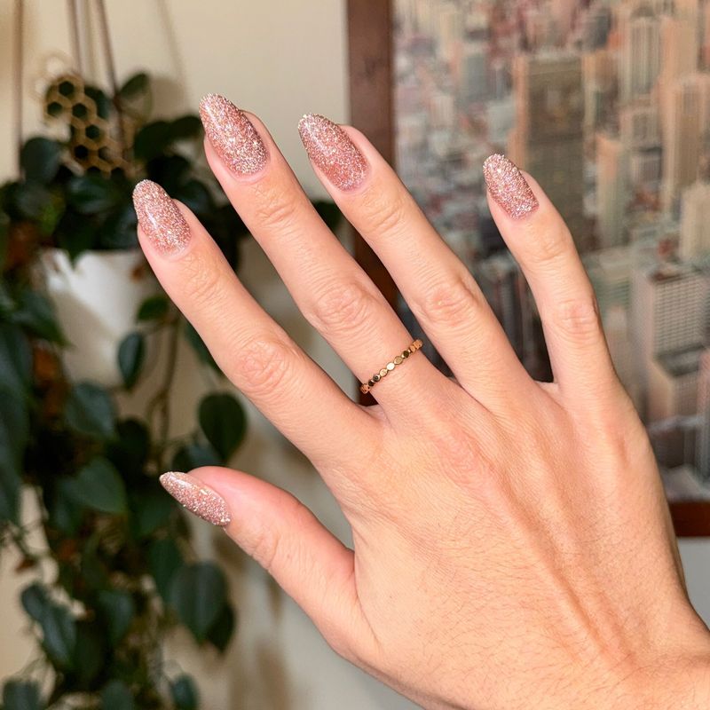 Rose Gold Champagne Fine Glitter Nails Rose Gold Champagne Fine Glitter Nails — Champagne Nails 2027