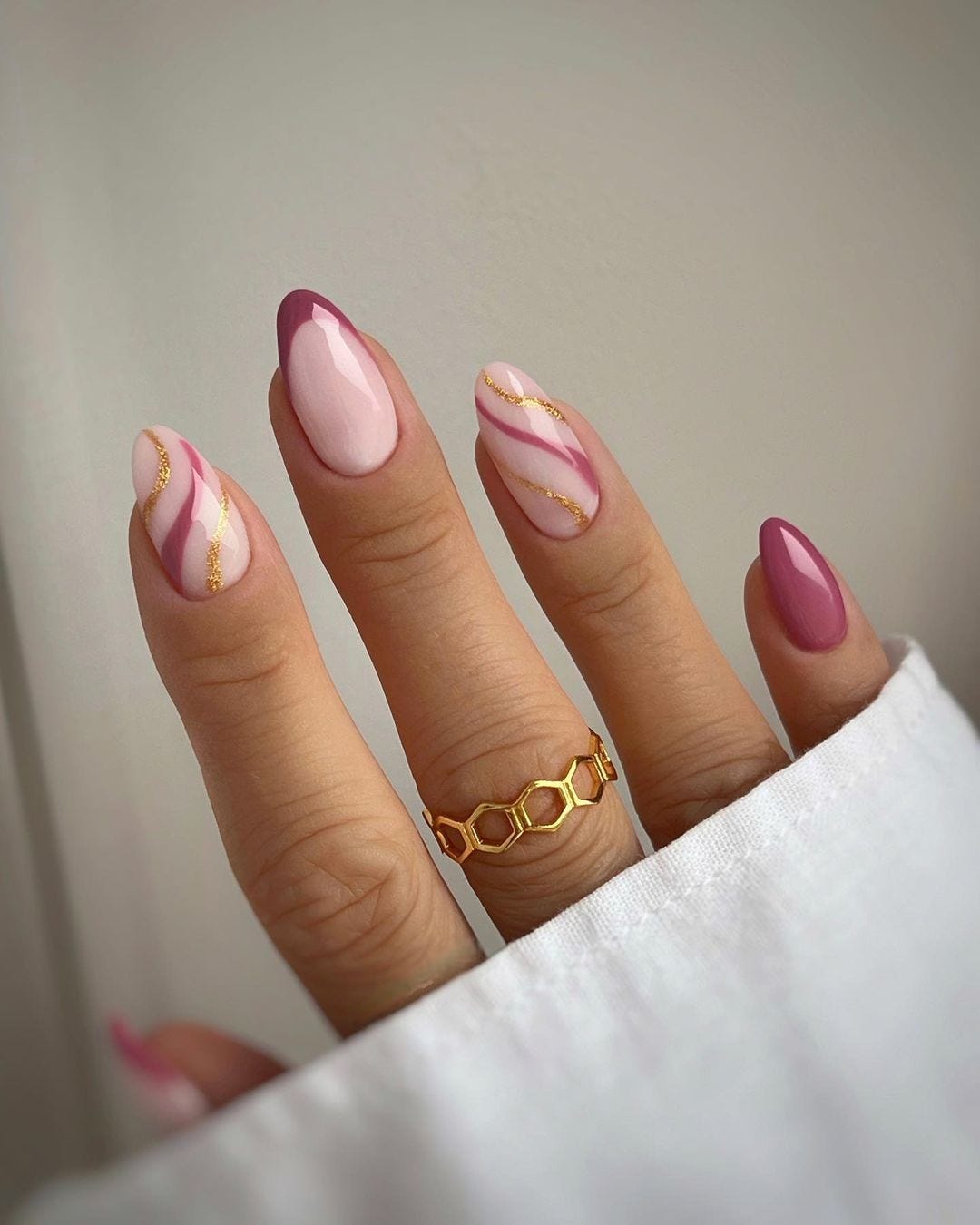 Pale Pink and Berry with Gold Lines Pale Pink and Berry with Gold Lines — Winter Nude Nails 2027