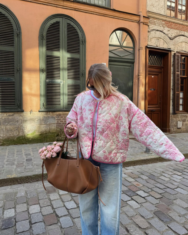 Floral Quilted Jacket with White Sneakers Floral Quilted Jacket with White Sneakers — Chilly Spring Outfits 2027