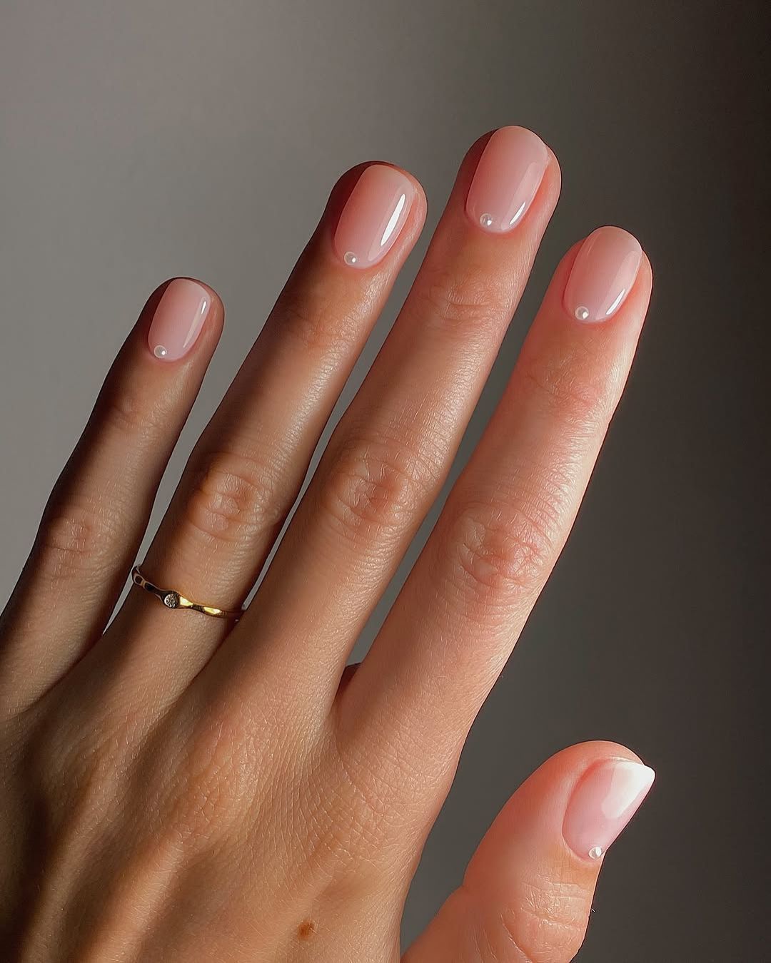 Small Pearl Dots Visual Idea Small Pearl Dots Visual Idea — Soft Girl Nails 2027