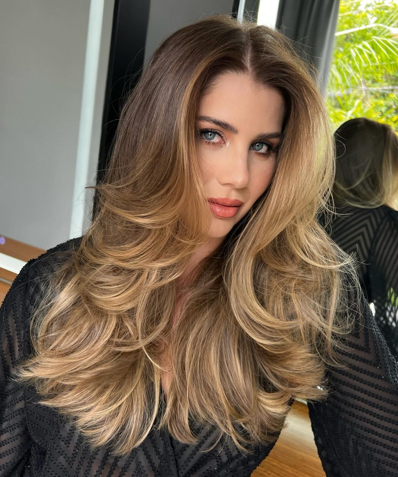 Wavy Thick Visual Idea — Subtle Butterfly Cut 2027