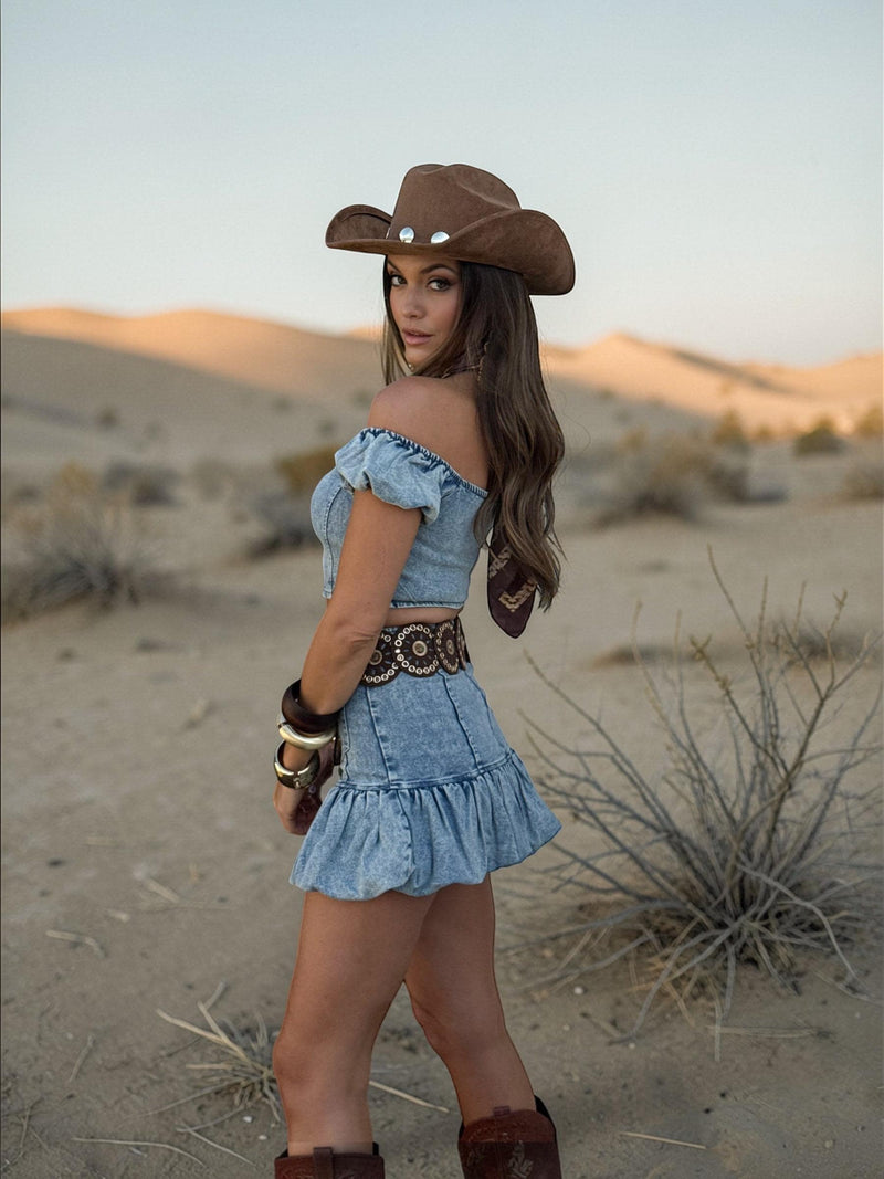 Off-the-Shoulder Denim Set with Cowboy Hat Off-the-Shoulder Denim Set with Cowboy Hat — Rodeo Outfits 2027