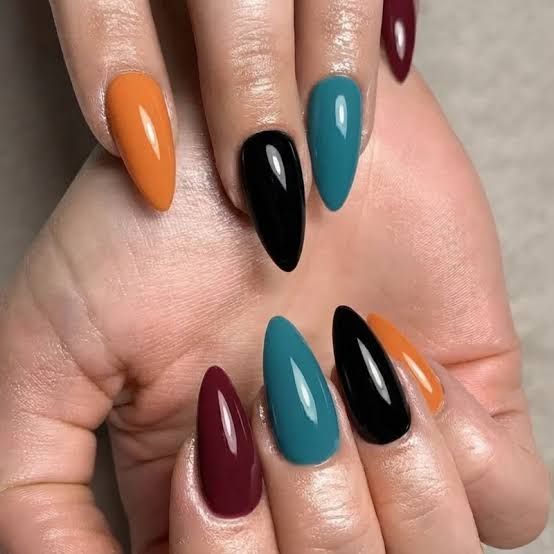 Medium Almond Visual Idea Medium Almond Visual Idea — Swim Nails Team Colors 2027