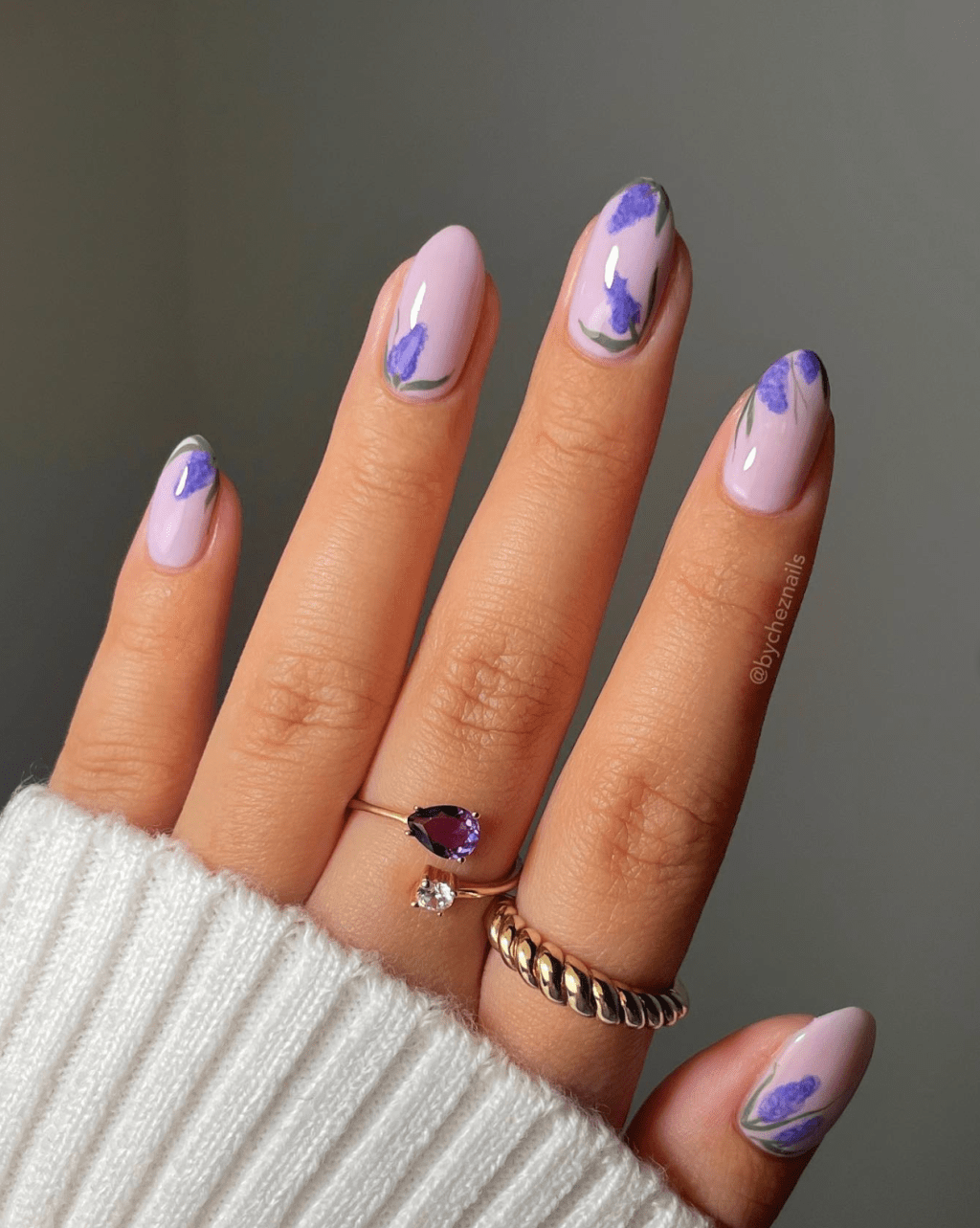 Pale Lilac With Stylized Lavender Sprigs Pale Lilac With Stylized Lavender Sprigs — Flower Nails 2027