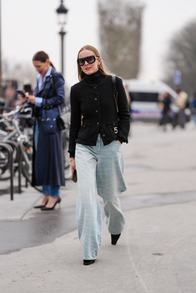 Black Pointed Heels Outfit Idea Black Pointed Heels Outfit Idea — Light Jacket Outfits 2027