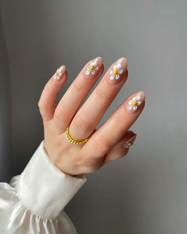 Nude Daisy Hand-Painted Almonds Nude Daisy Hand-Painted Almonds — Long Floral Nails 2027
