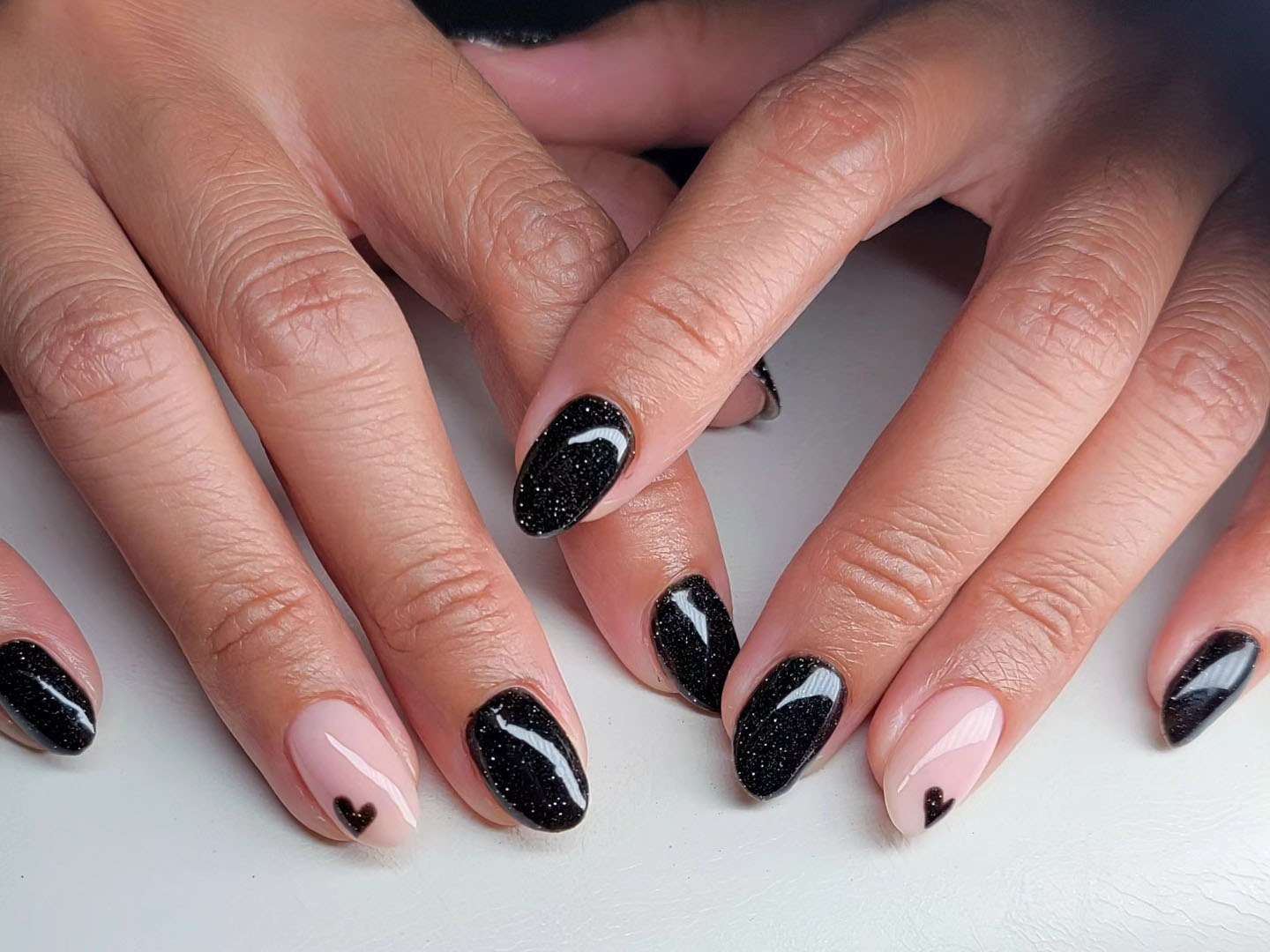 Pale Pink Black Heart Glitter Nails Pale Pink Black Heart Glitter Nails — Short Prom Nails 2027