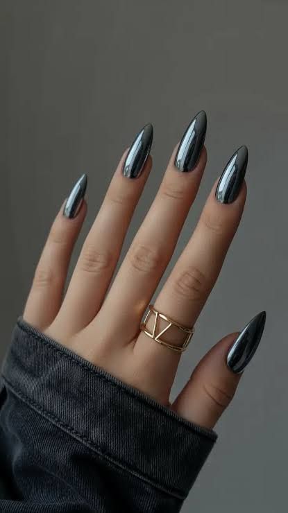 Medium Stiletto Dark Grey Chrome Medium Stiletto Dark Grey Chrome — Dark Chrome Nails 2027