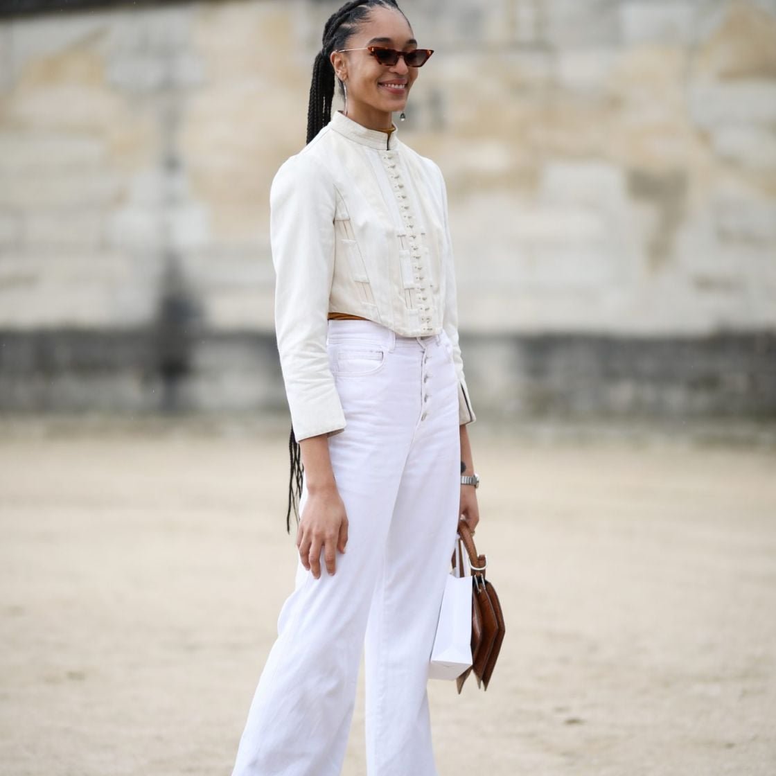 Cropped Jacket and Wide-Leg Jeans for Daytime Style Cropped Jacket and Wide-Leg Jeans for Daytime Style — All White Outfits 2027
