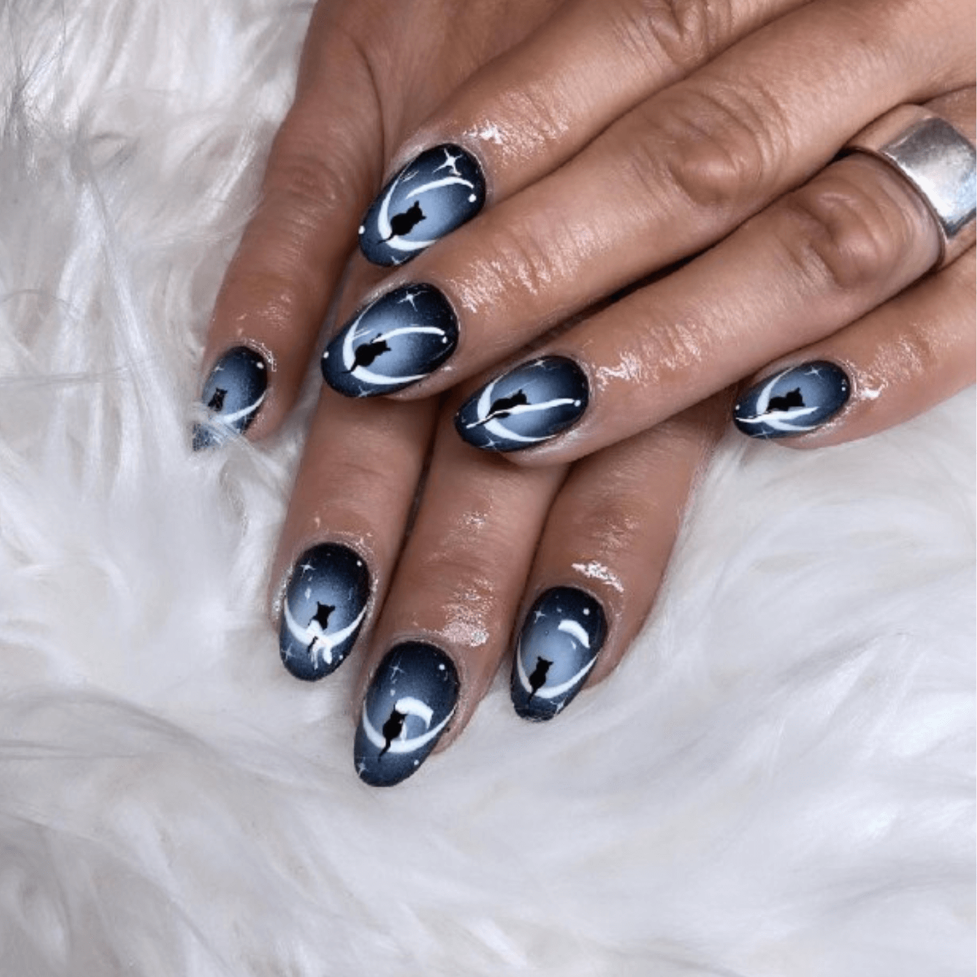 Cat Silhouette And Stars On All Nails Visual Idea Cat Silhouette And Stars On All Nails Visual Idea — Oval Nails 2027