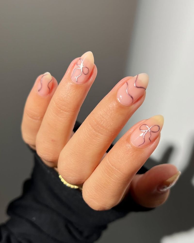 Medium Oval with Silver Bow Outlines — Pink Bow Nails 2027
