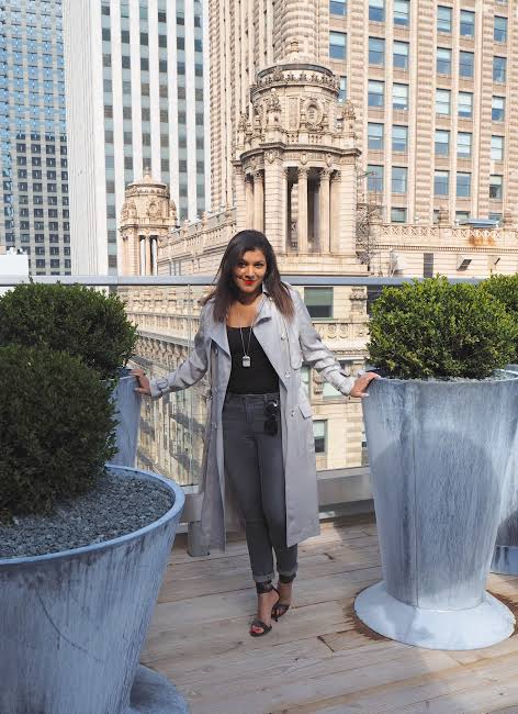 Elegant Evening Trench: Satin Coat and Fitted Jeans Elegant Evening Trench: Satin Coat and Fitted Jeans — Chicago Outfits 2027
