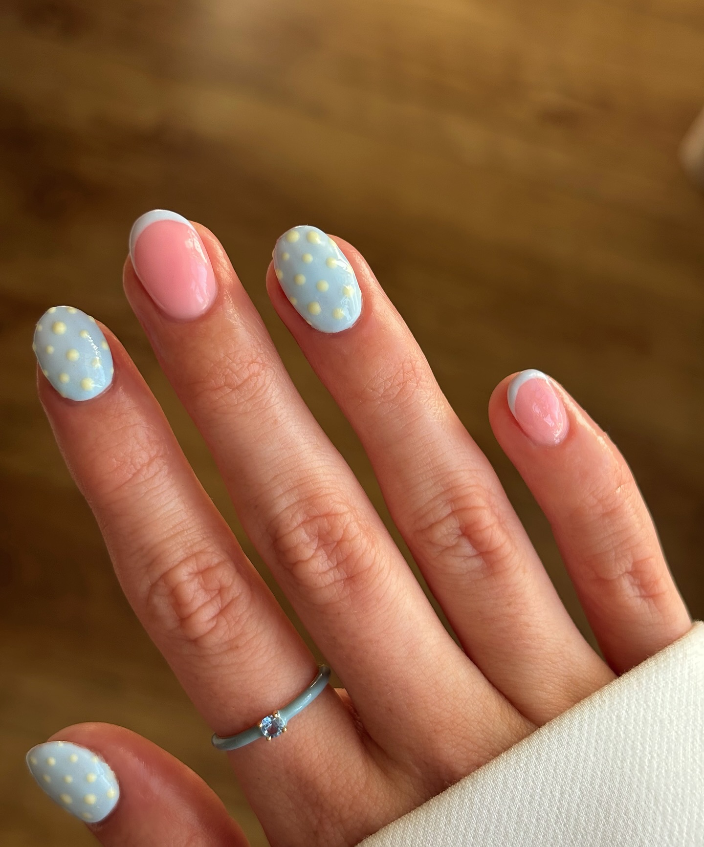 Medium Oval Blue with Yellow Dots and French Tips Medium Oval Blue with Yellow Dots and French Tips — Polka Dot Nails 2027