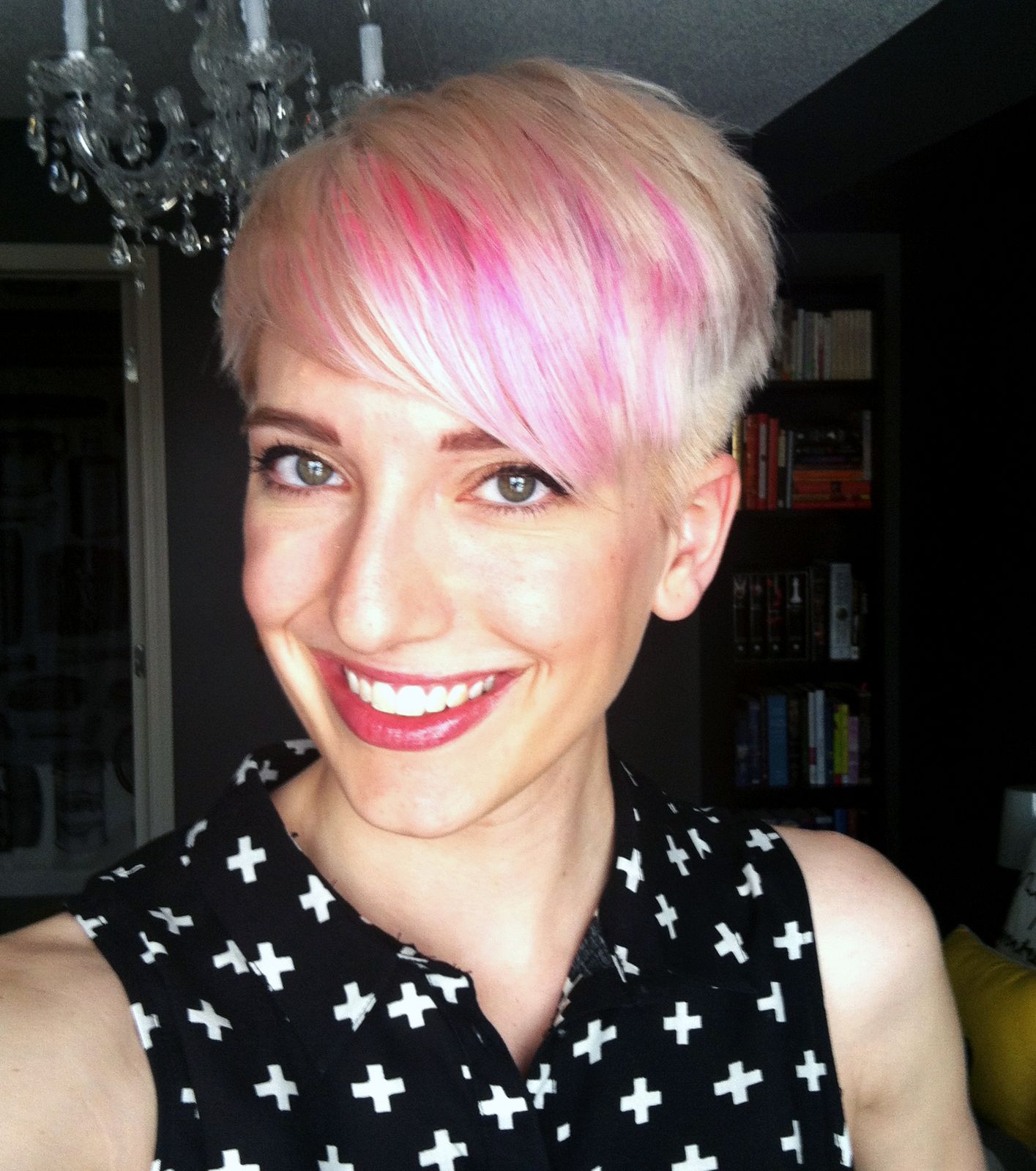 Edgy Platinum Pixie With Pink Pop Edgy Platinum Pixie With Pink Pop — Babylights Pixie 2027
