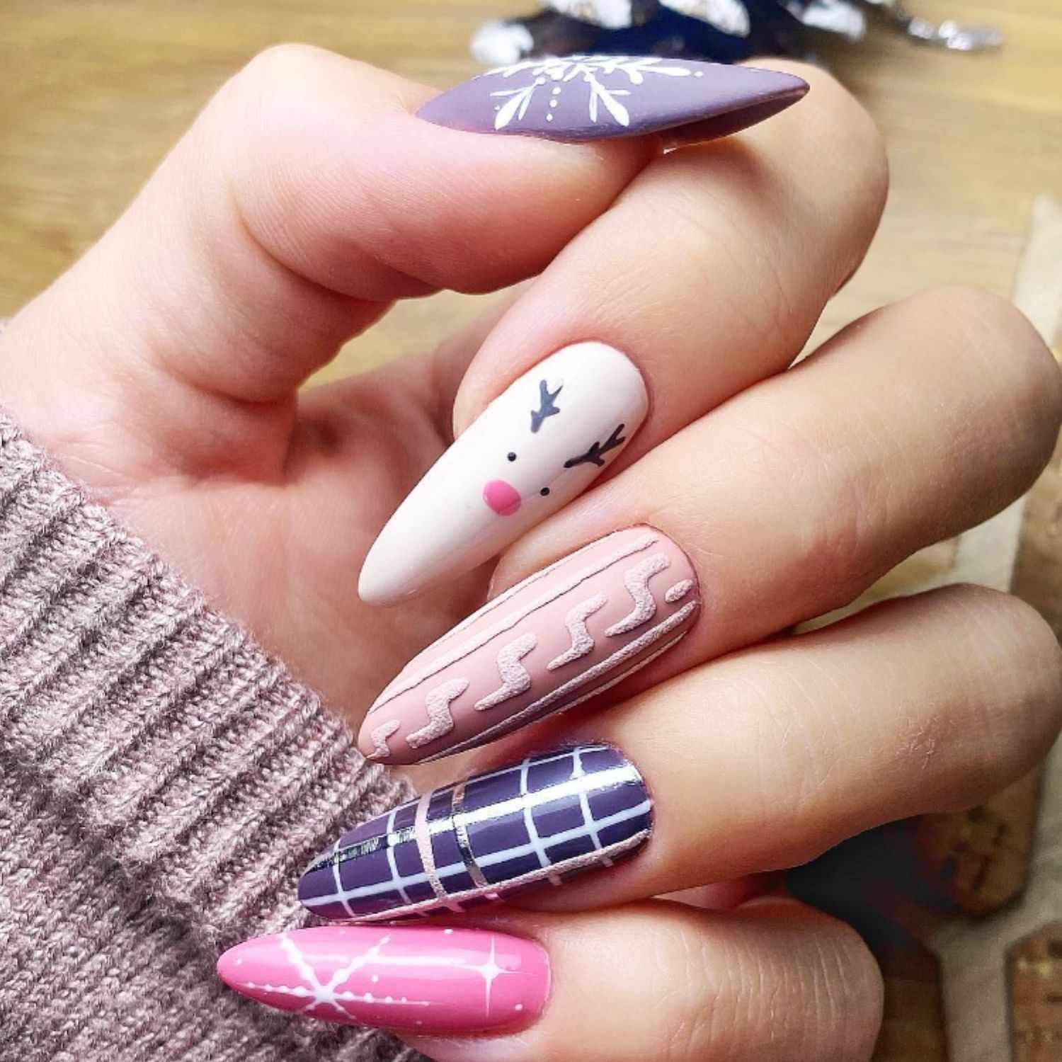 Glossy Matte Visual Idea — Christmas Sweater Nails 2026
