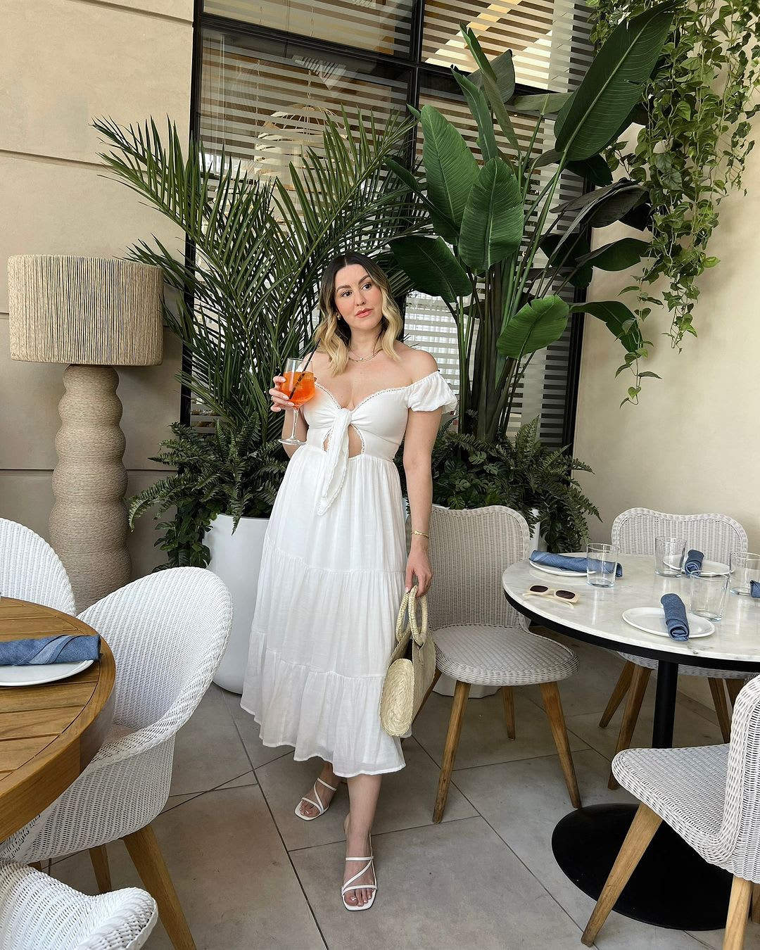 Off-the-Shoulder Linen Dress for a Chic Summer Restaurant Off-the-Shoulder Linen Dress for a Chic Summer Restaurant — Italian Restaurant Outfits 2027