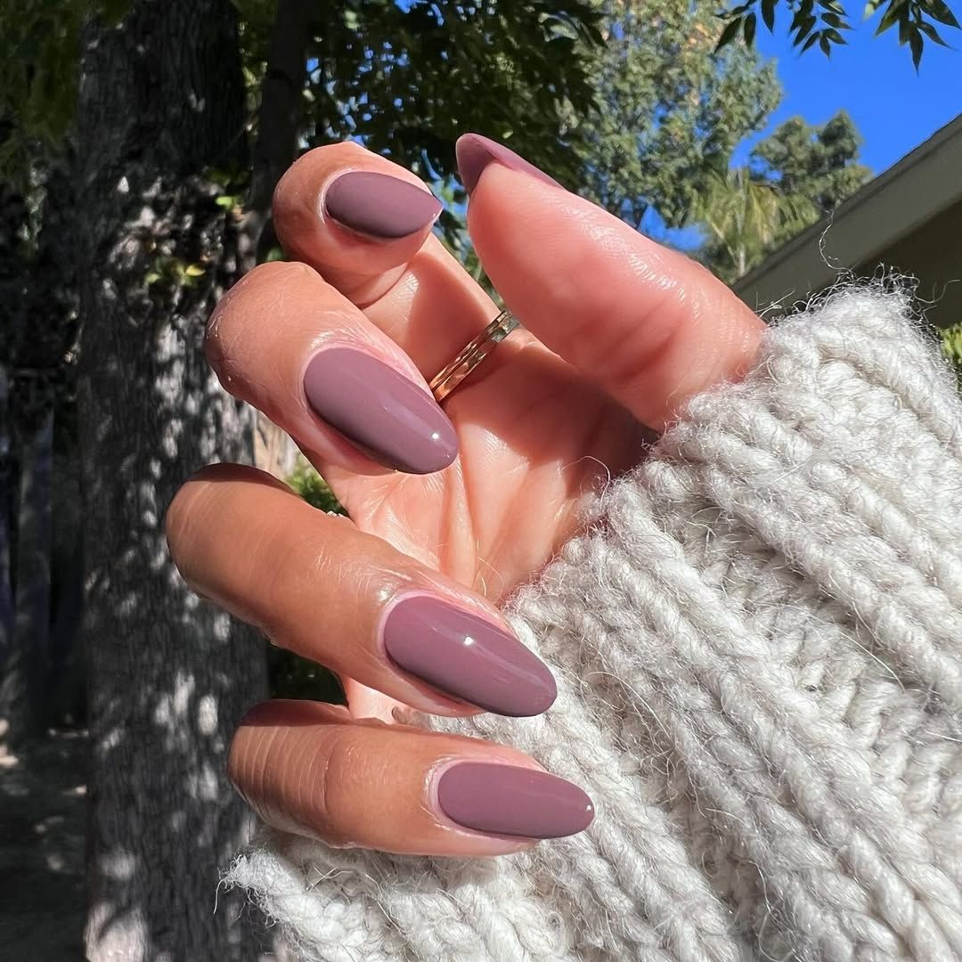Glossy Solid Mauve Almond Nails Glossy Solid Mauve Almond Nails — Mauve Nails 2027
