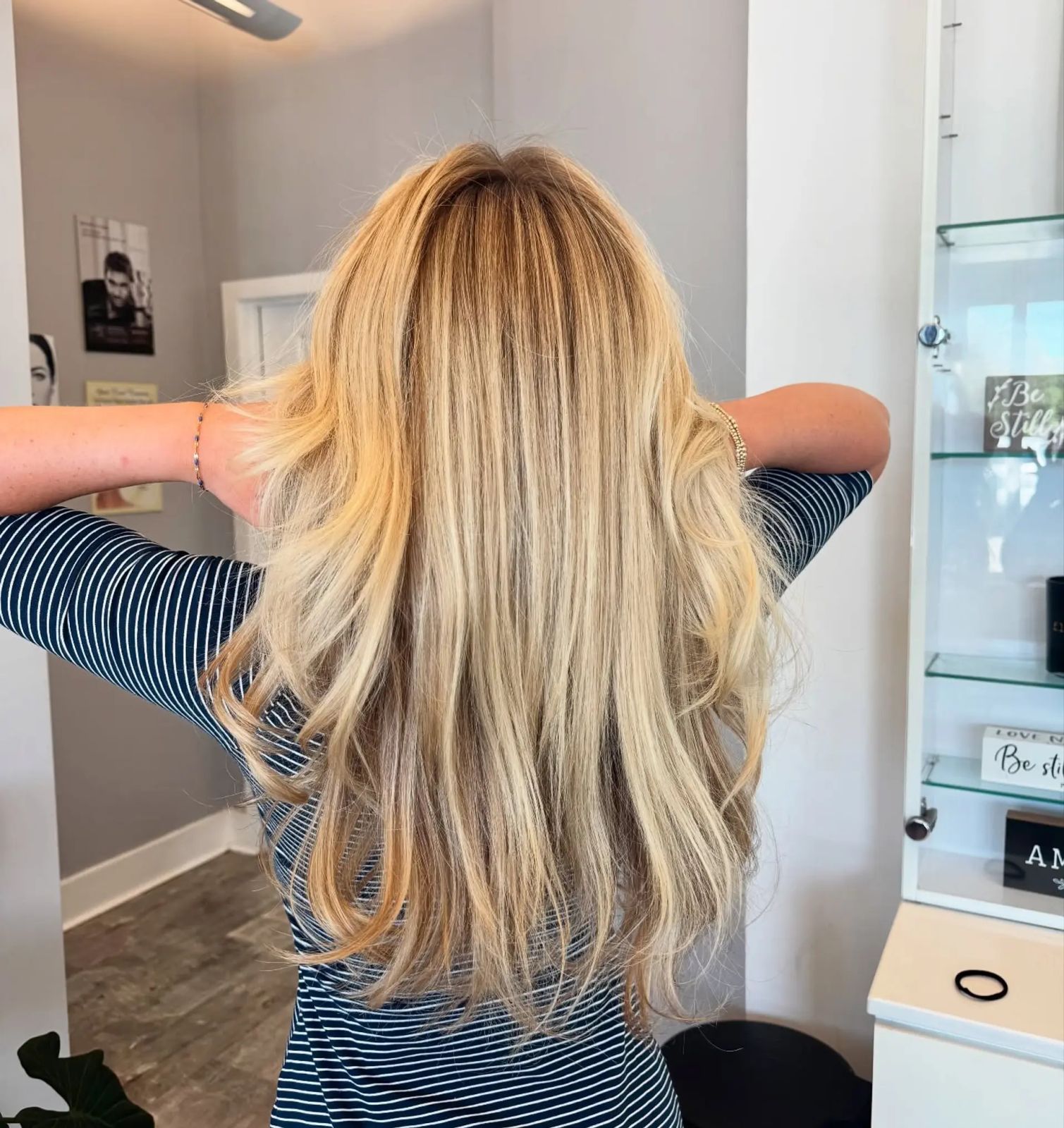 Back View Visual Idea — Blonde Wavy Hair 2027
