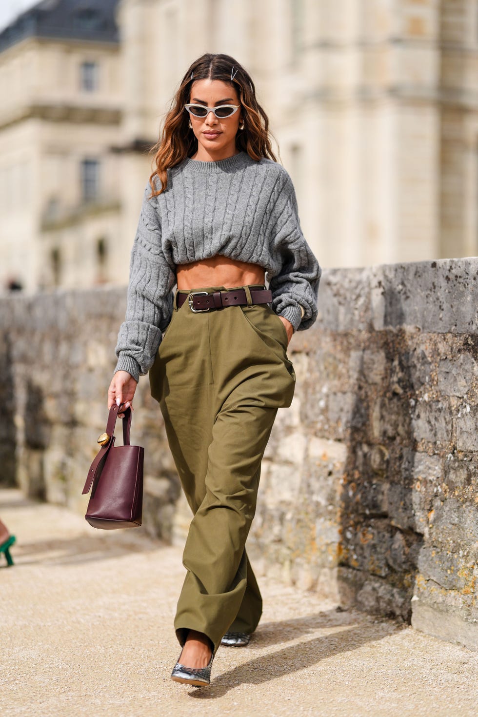 Cropped Cool: Grey Sweater with Wide-Leg Pants Cropped Cool: Grey Sweater with Wide-Leg Pants — Sweatshirt Outfits 2027