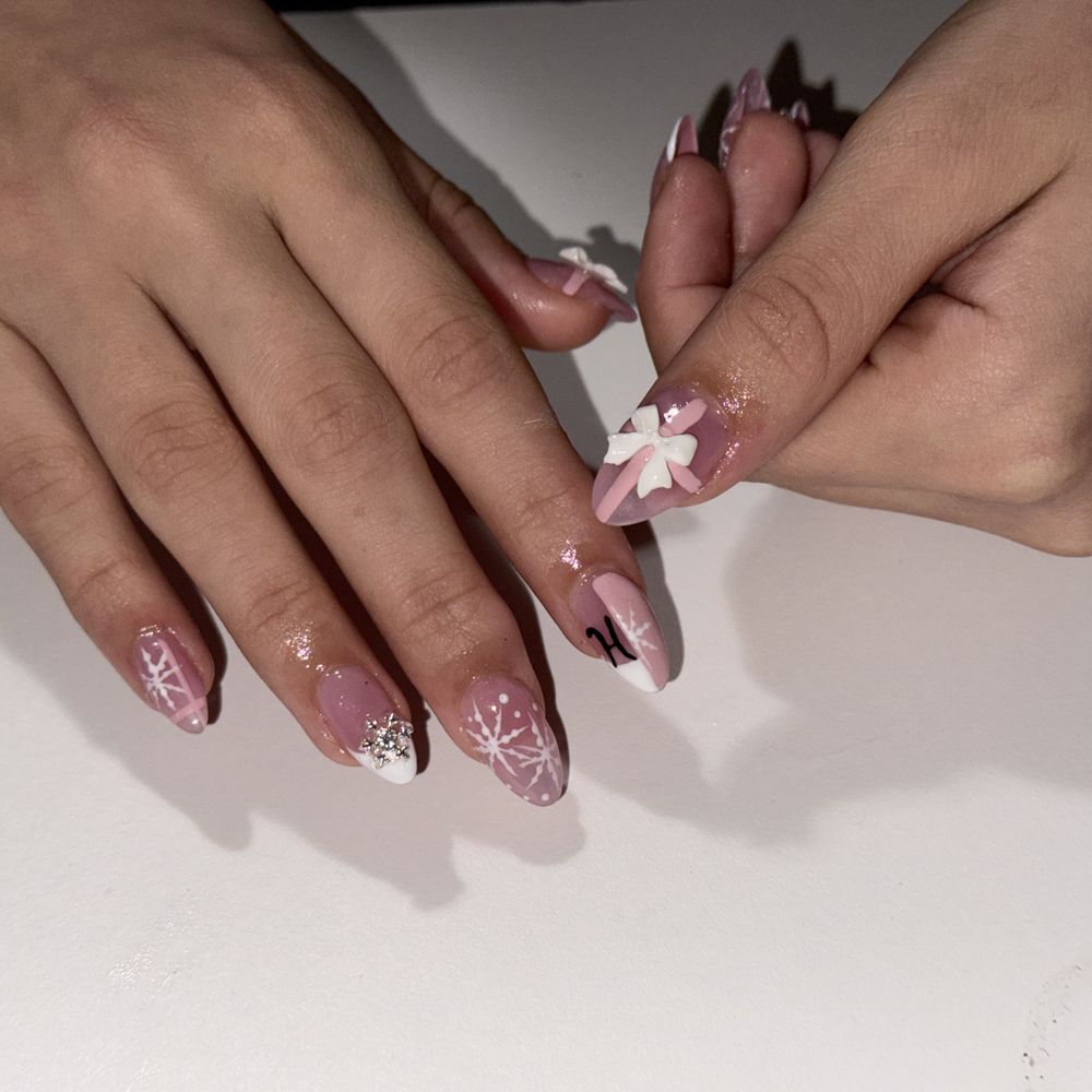 Pink White Clear With Pink Undertone Visual Idea — Winter Dip Nails 2027