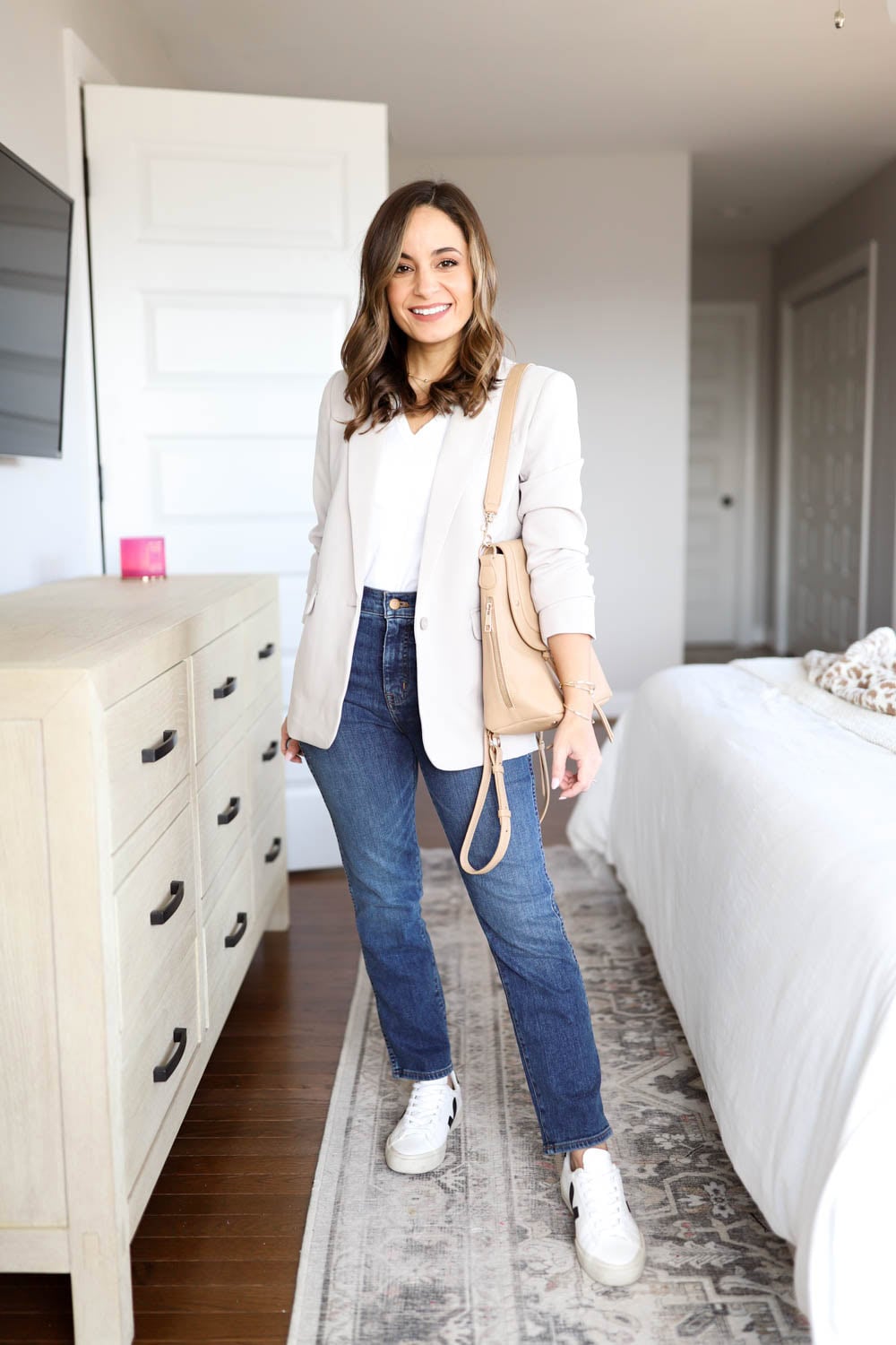 Casual Work Beige Blazer and Straight-Leg Blue Jeans Casual Work Beige Blazer and Straight-Leg Blue Jeans — Casual Work Outfits 2027