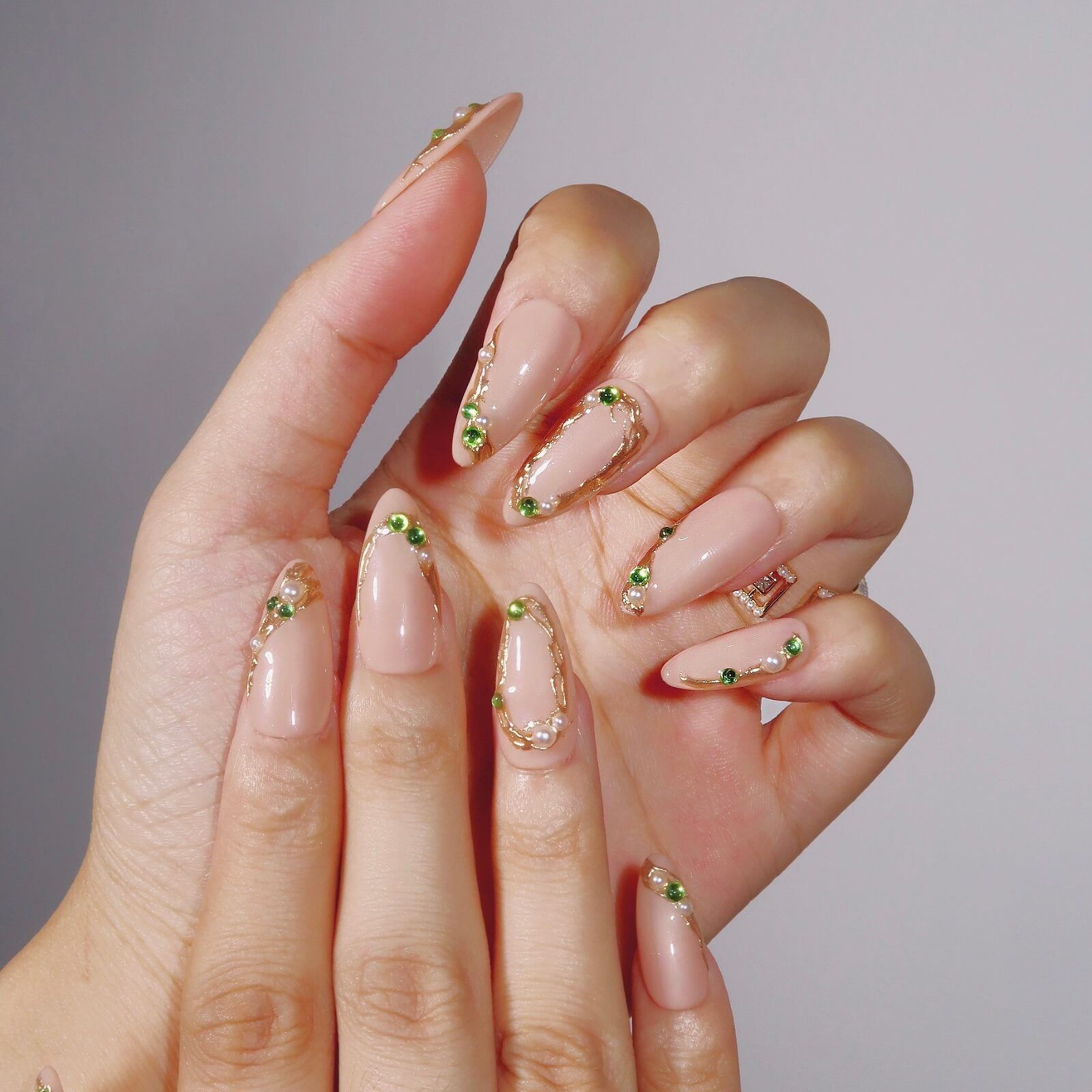 Intricate Gold Wire Art Stiletto Nails Intricate Gold Wire Art Stiletto Nails — Emerald Prom Nails 2027