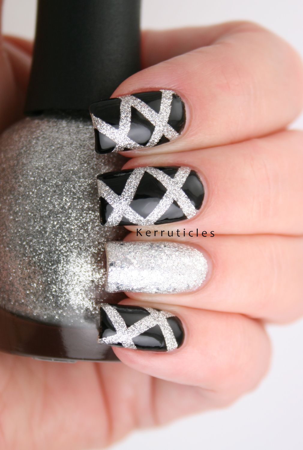 Visual Idea — The Lighting Is Bright And Even Visual Idea — The Lighting Is Bright And Even — Silver New Years Nails 2027