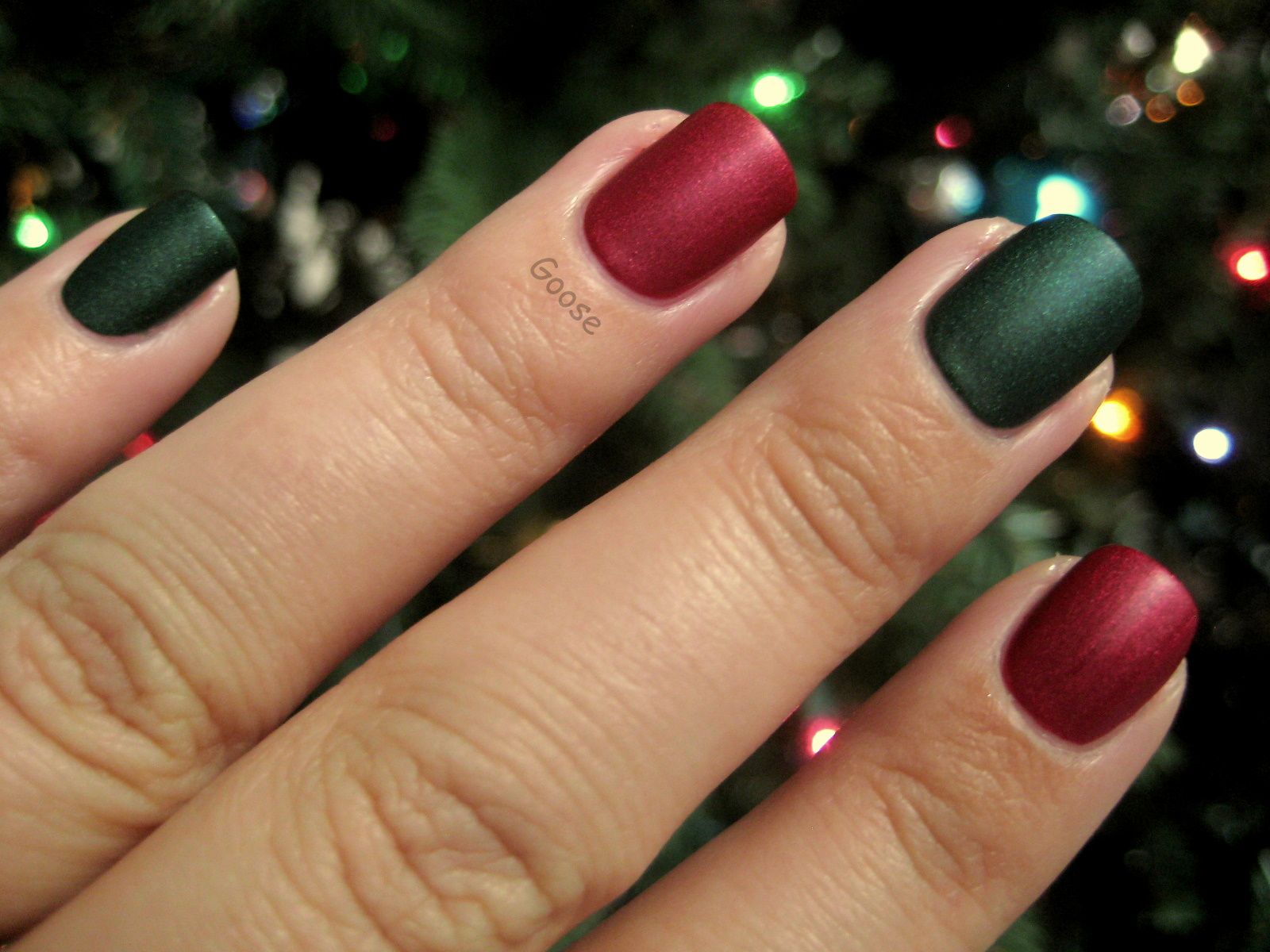 Short Matte Red Forest Green Nails Short Matte Red Forest Green Nails — Matte Christmas Nails 2026