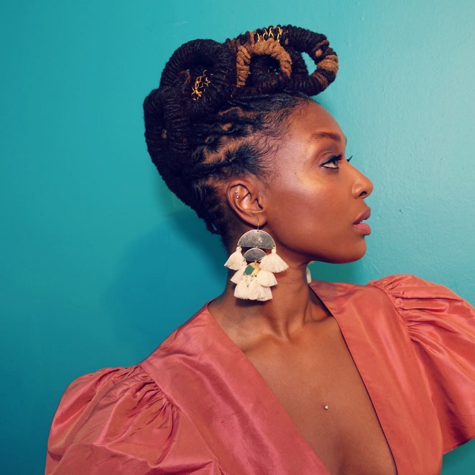Black With Brown Highlights Visual Idea Black With Brown Highlights Visual Idea — Protective Vacation Hairstyles 2027
