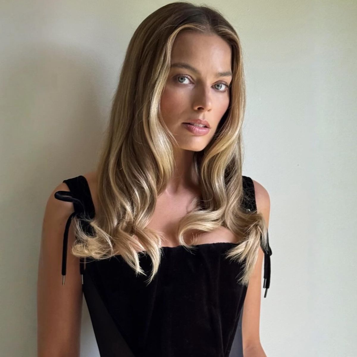 Blonde With Highlights Visual Idea — Fall Haircut Trends 2026