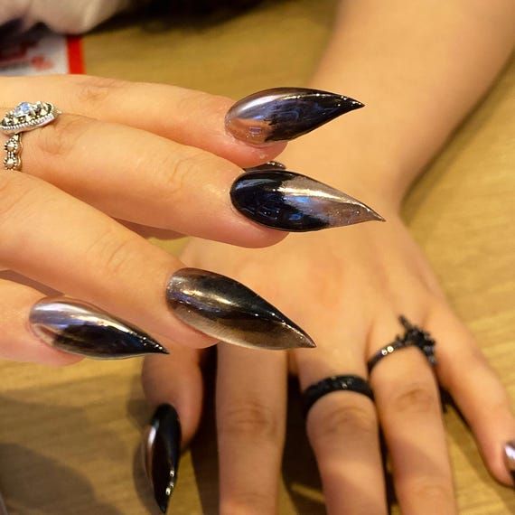 Medium Stiletto Visual Idea Medium Stiletto Visual Idea — Dark Chrome Nails 2027