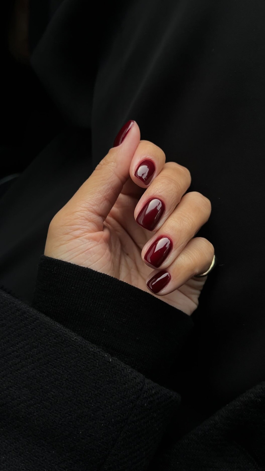 Flawless Oxblood Red Short Oval Nails Flawless Oxblood Red Short Oval Nails — Dark Red Nails 2027