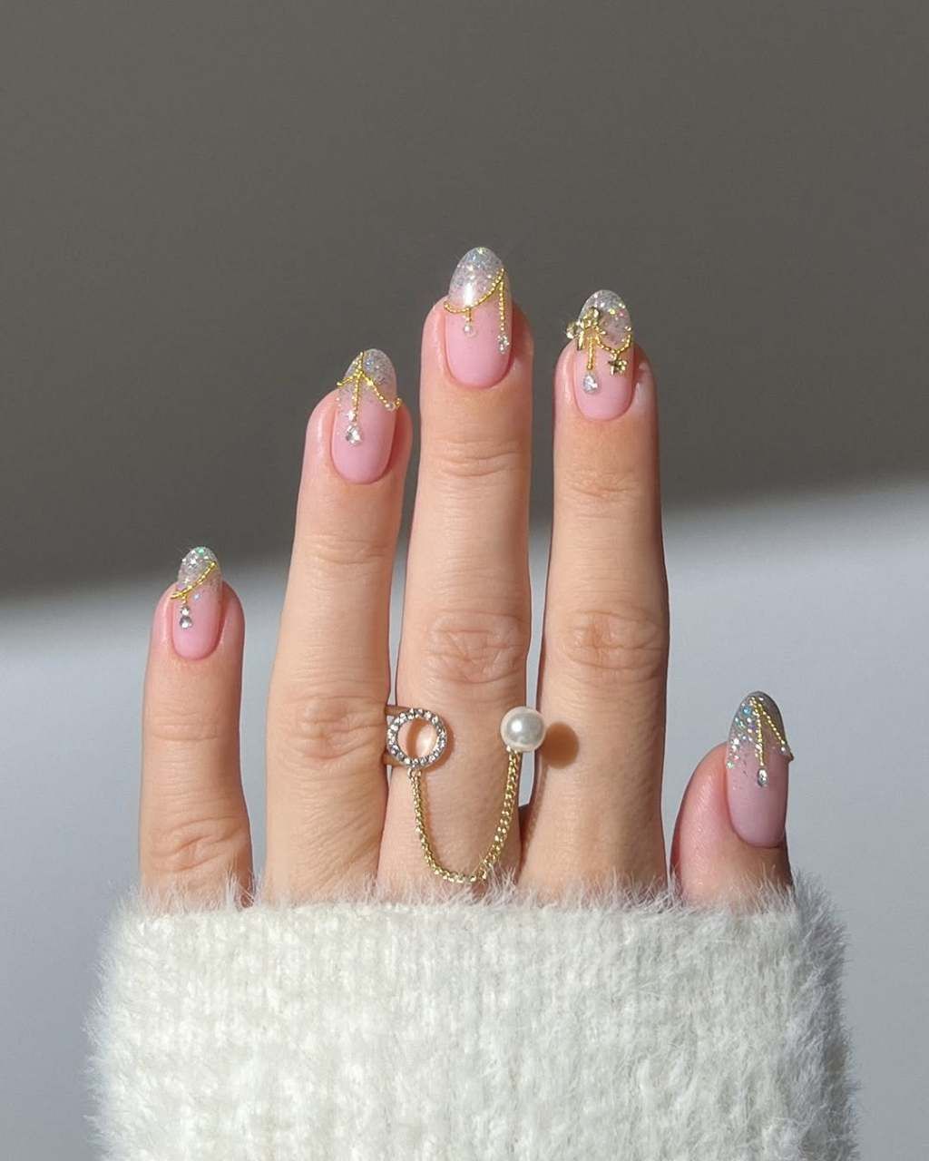 Short Oval Glitter and Rhinestone Accents Short Oval Glitter and Rhinestone Accents — Anniversary Nails 2027