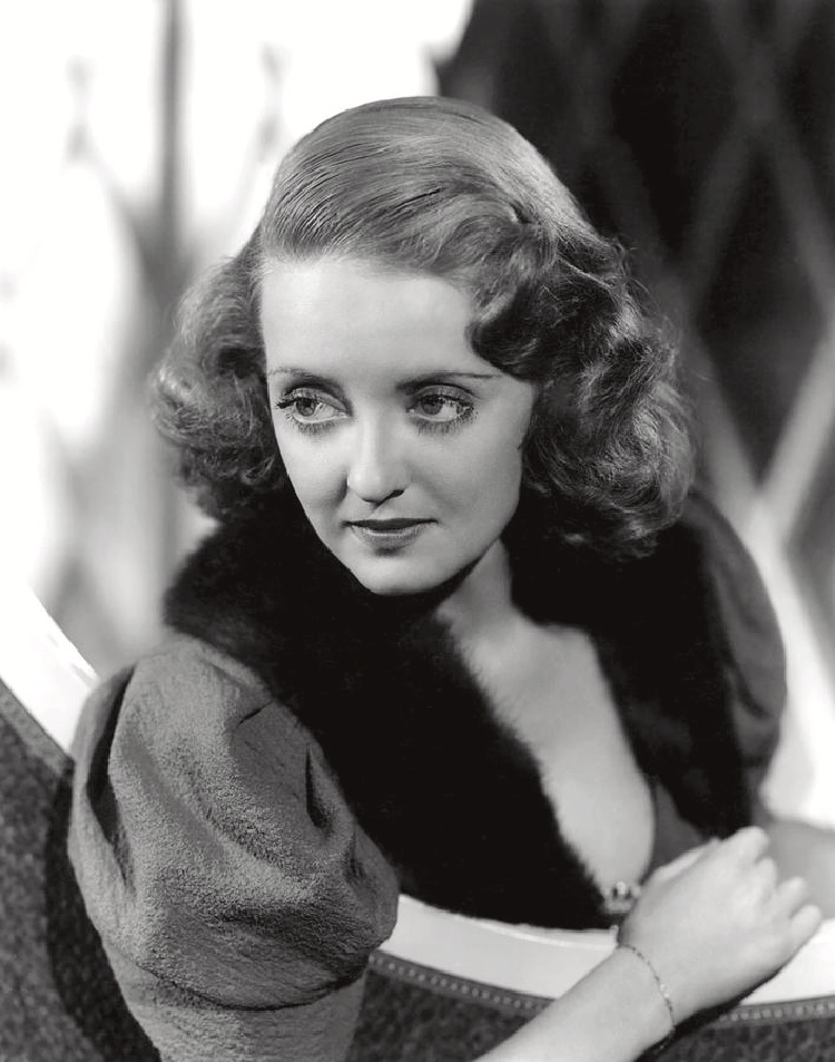Dark Top with Puffed Sleeves and Fur Collar Dark Top with Puffed Sleeves and Fur Collar — Old Hollywood Outfits 2027