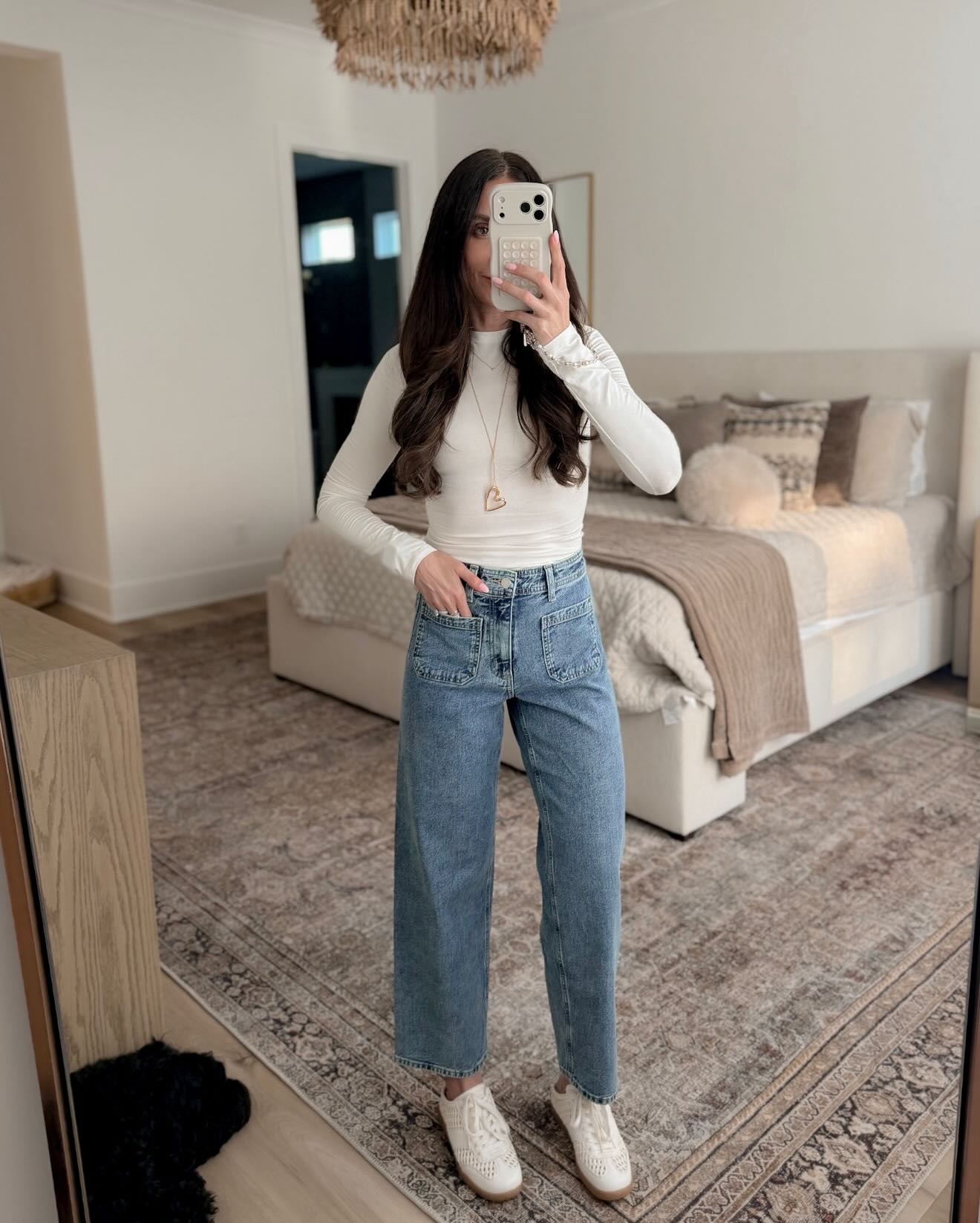 High-Waisted Cargo Jeans Styled with a Fitted Long-Sleeve Top High-Waisted Cargo Jeans Styled with a Fitted Long-Sleeve Top — Spring Outfits 2027 with Jeans