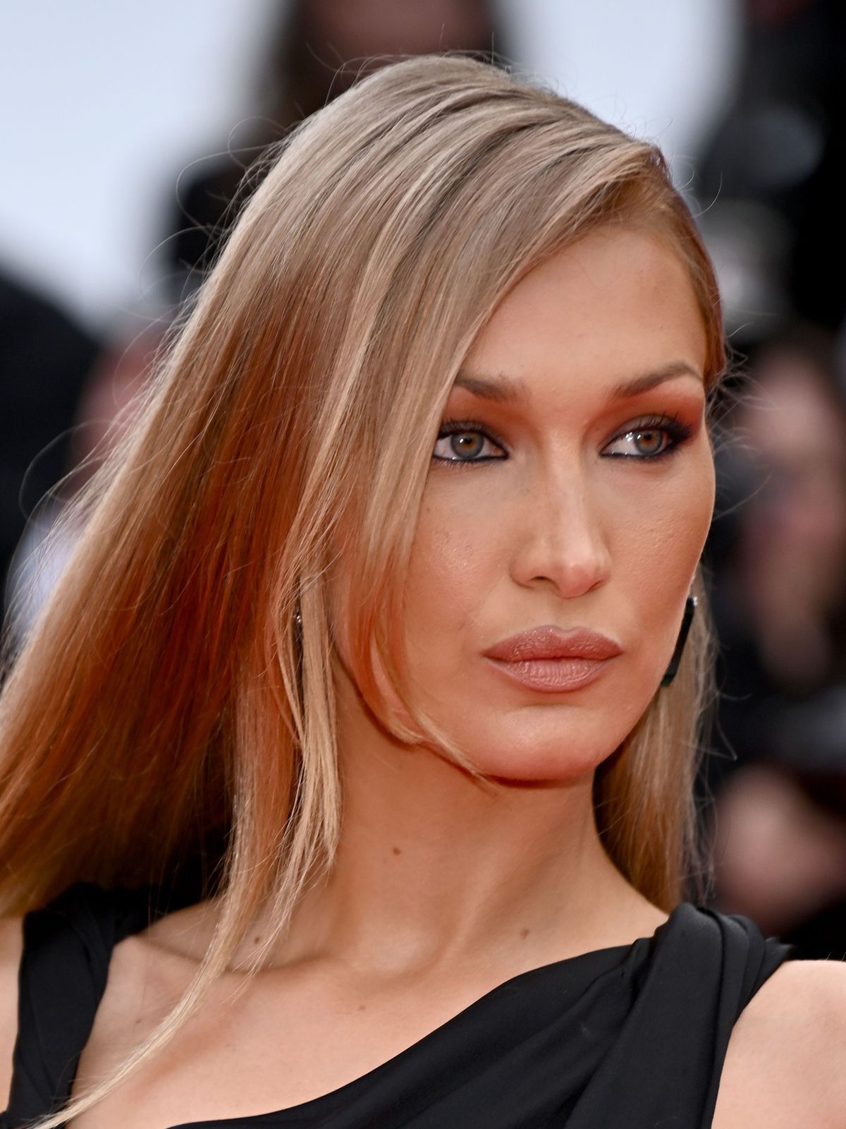 Long Visual Idea — Warm Blonde Hair 2027