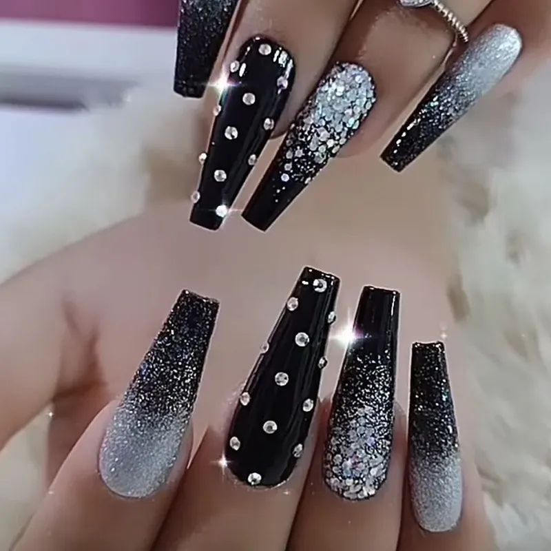 Black Silver Glitter Gradient with Rhinestones Black Silver Glitter Gradient with Rhinestones — Glitter Nails 2027