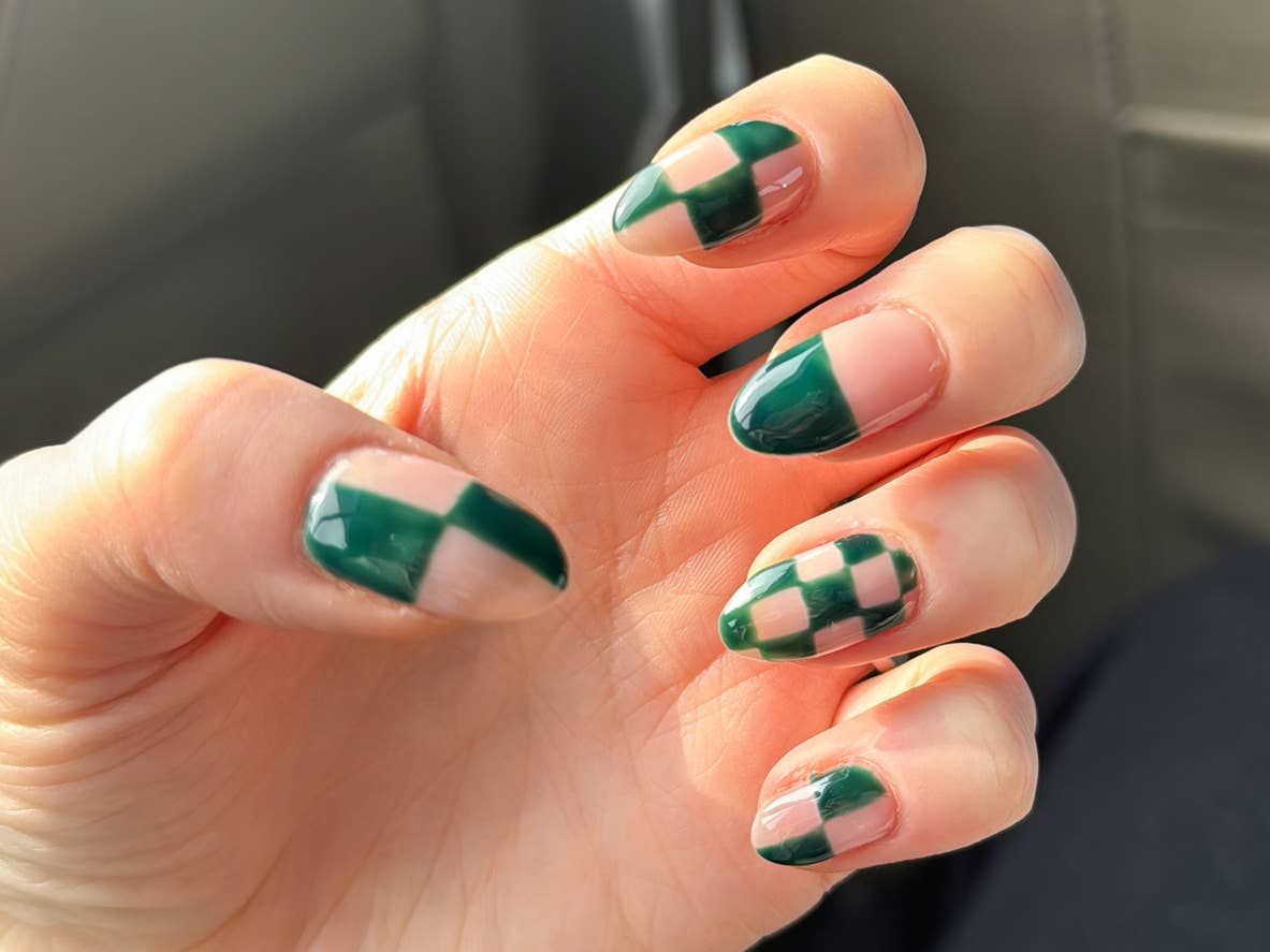 Prom Visual Idea Prom Visual Idea — Emerald Prom Nails 2027