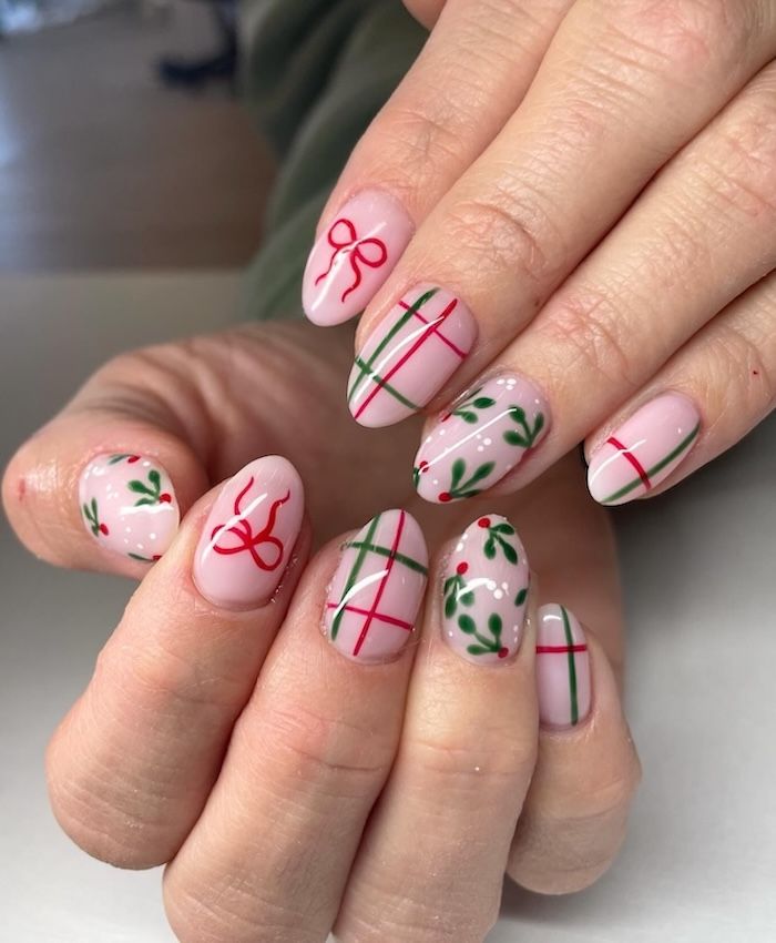 Christmas Holiday Visual Idea Christmas Holiday Visual Idea — Holly Nails 2027