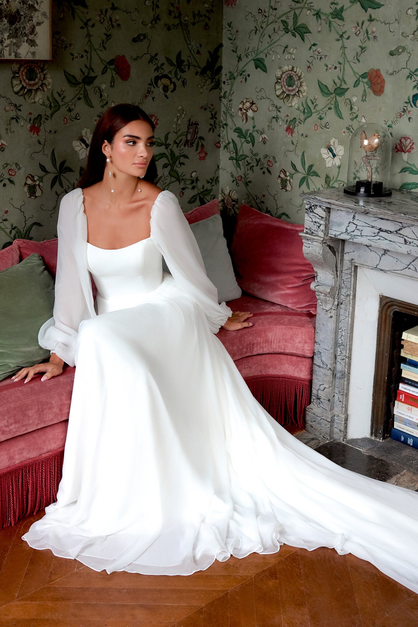 White Sweetheart Neck Chiffon Dress with Blouson Sleeves White Sweetheart Neck Chiffon Dress with Blouson Sleeves — Chiffon Dress Outfits 2027