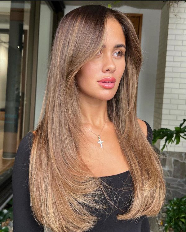 Bronde Balayage With Side-Swept Bangs Bronde Balayage With Side-Swept Bangs — Old Money Hair Color 2027