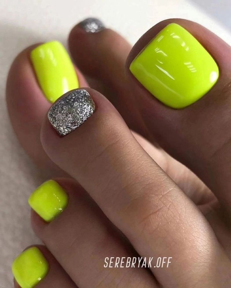 Neon Yellow with Chunky Silver Glitter Neon Yellow with Chunky Silver Glitter — Neon Toe Nails 2027