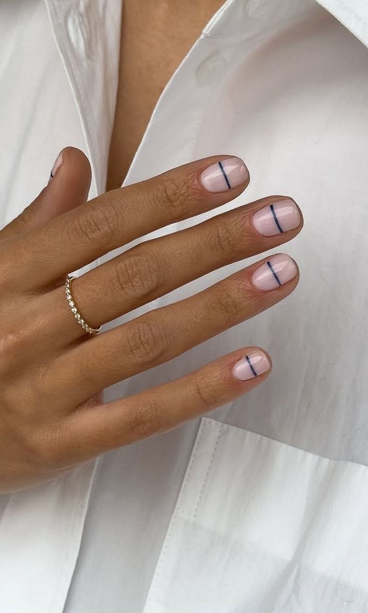 Short Round Pink with Blue Lines Short Round Pink with Blue Lines — Thin Line Nails 2027