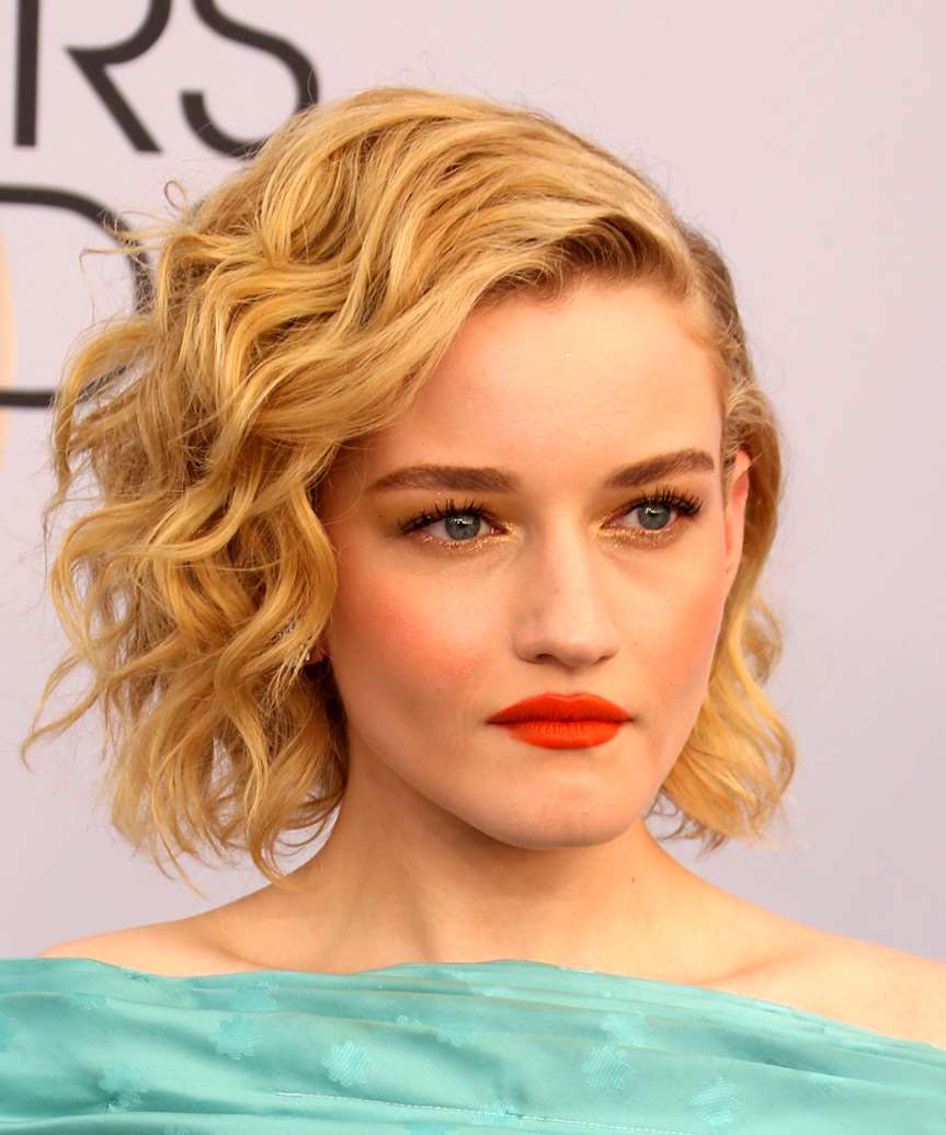 Side Swept Visual Idea — Wavy Bob 2027