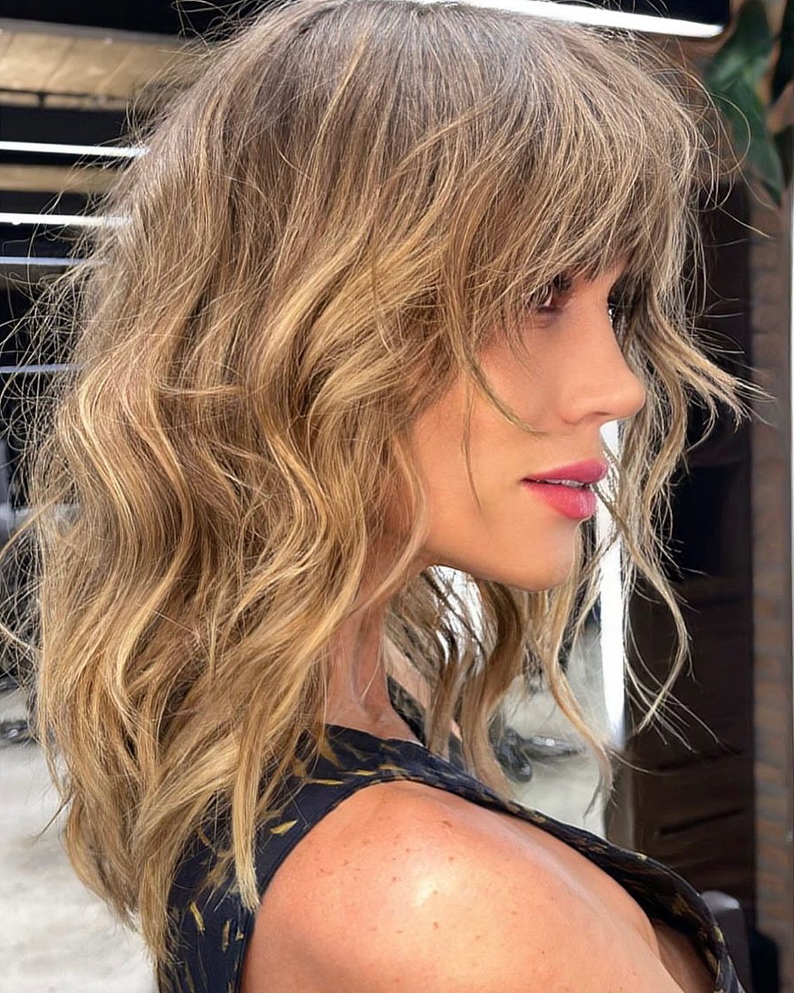 Layered Cut Mid-Back Waves With Honey Balayage Layered Cut Mid-Back Waves With Honey Balayage — Face Framing Layers 2027