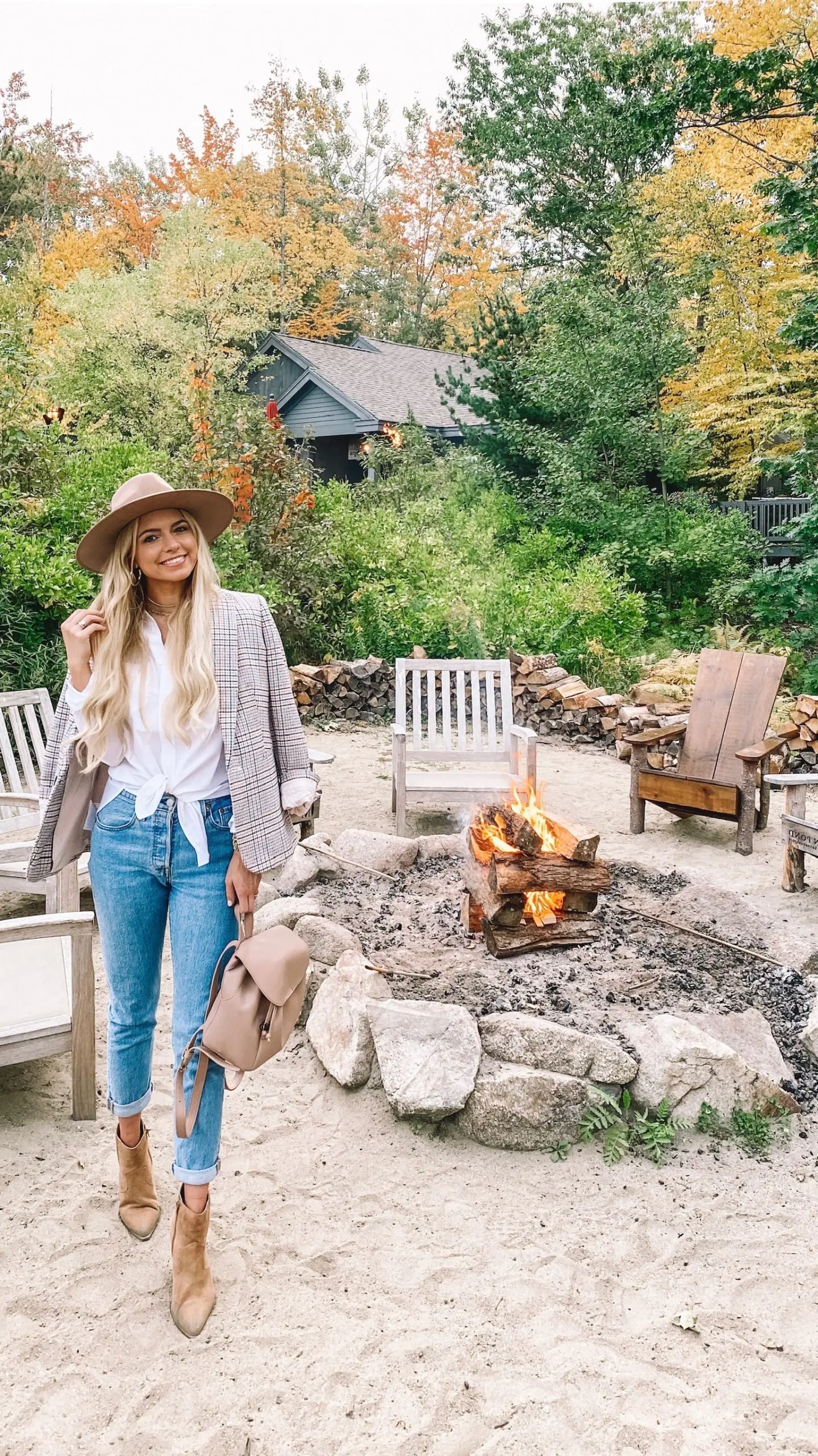 Preppy Vibes: Blue Jeans with a Plaid Blazer Preppy Vibes: Blue Jeans with a Plaid Blazer — Straight Leg Jeans Outfits 2027