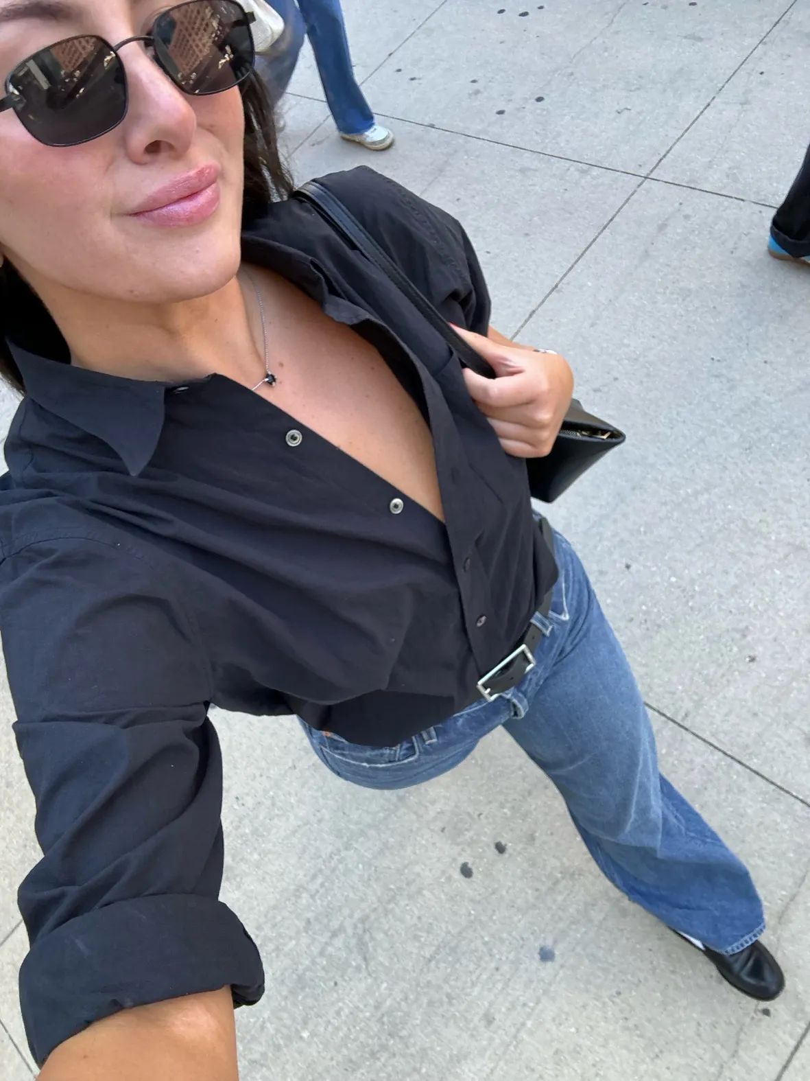 Classic Casual: Button-Up Shirt and Straight-Leg Jeans Classic Casual: Button-Up Shirt and Straight-Leg Jeans — Chicago Outfits 2027