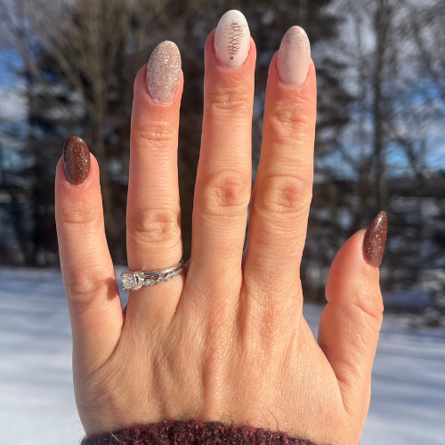 Nude Champagne Glitter Tree Square Nails Nude Champagne Glitter Tree Square Nails — Neutral Christmas Nails 2026